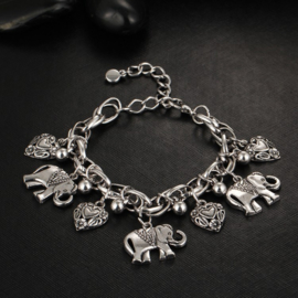 Supermooi antiek zilverkleurig Bohemian enkelbandje met olifanten en hartjes