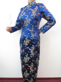 Fantastische lange kobaltblauwe Chinese jurk met mouwen draken en phoenix motief