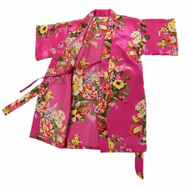 Prachtige kinderkimono met grote bloemen fuchsia