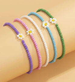 Superschattige Bohemian Ibiza kralenarmbandjes met bloemetjes 5 stuks