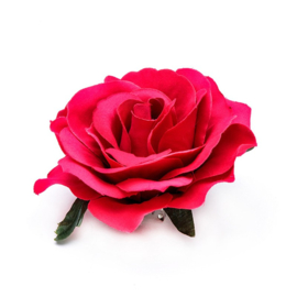 Prachtige fuchsia roos op haarclip/broche