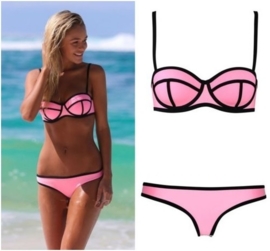 Super black lined triangle bikini maat 36/38 roze