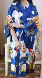 Fantastische lange kobaltblauwe dameskimono met Geisha
