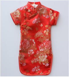 Beeldschoon brokaat Chinees jurkje met gewoven bloemen rood laatste maat 116/122