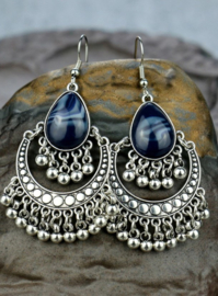 Antiek zilveren oorhangers met donkerblauwe steen A28
