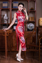 Prachtige lange mouwloze Chinese jurk rood met bloemen