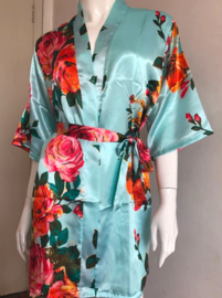 Prachtige licht turquoise kimono met oranje en roze rozenprint