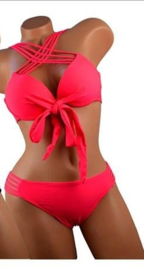 Leuke koraalrode bikini maat 42/44 met push-up top op meerdere manieren te dragen!