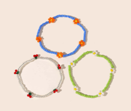 Superschattige Bohemian Ibiza kralenarmbandjes met bloemetjes/kersjes groen/lichtblauw/helder 3 stuks