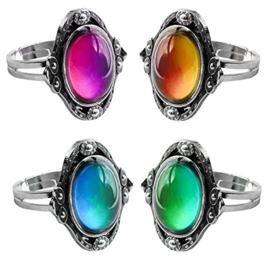 Superleuke van kleur veranderende "mood"ring  ovaal