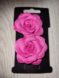 Twee superleuke fuchsiaroze haarroosjes 4 cm doorsnede op haarclip