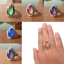 Superleuke van kleur veranderende "mood"ring  ovaal