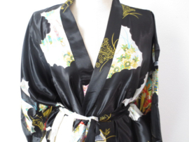Fantastische lange zwarte dameskimono met Geisha