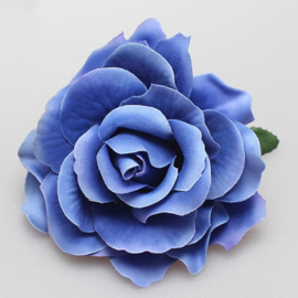 Prachtige  blauwe roos op haarclip/broche