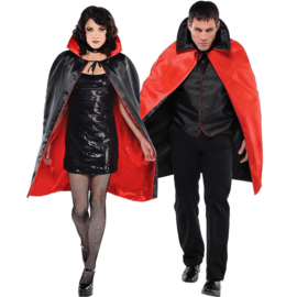 Mooie satijnen zwart/rode Dracula cape, tweezijdig te dragen!