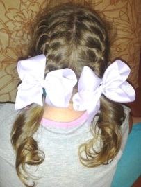 Mooie grote hairbow op clip wit