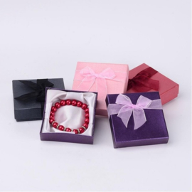 Mooi Pandorastyle armbandje met slotje en sleuteltje en roze kralen