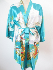Fantastische kleurrijke halflange turquoise kimono met Geisha 