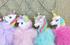 Ketting UNICORN met pluizenbolletje