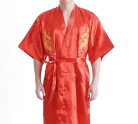 Stoere korte rode kimono met draak aan de achterzijde