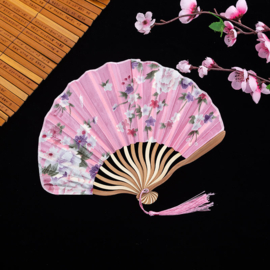 Leuke elegante kleine handwaaier met bloemen van bamboe en stof roze