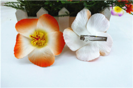 Geweldige Hibiscus Hawaïbloem 9 cm op clip oranje met wit