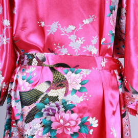 Prachtige dameskimono met pauwen fuchsia