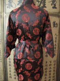 Mooie korte zwarte unisex brokaat kimono met rode draken