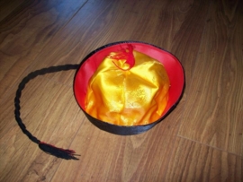 Chinese mandarijnen hoed zwart/rood/geel met vlecht