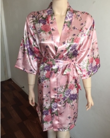 Prachtige dameskimono met bloemenprint roze