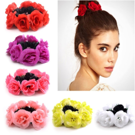 Scrunchie met roosjes fuchsia