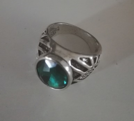 Nr. 10 Tibetaans zilveren ring met ovale groene facetsteen maat 18