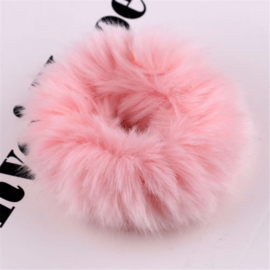 Lichtroze fluffy scrunchie !