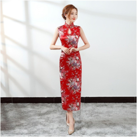 Prachtige lange mouwloze Chinese jurk rood met bloemen