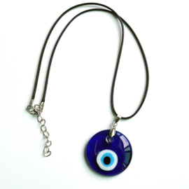 Veterketting met glazen "Boze oog" amulet van 3 cm doorsnede