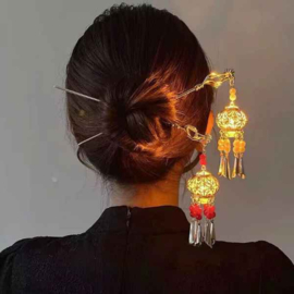 Superleuke haarpin met Chinese lampion met witte kralen en lichtje