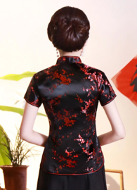 Prachtig getailleerd Chinees blousje zwart met rode pruimenbloesem
