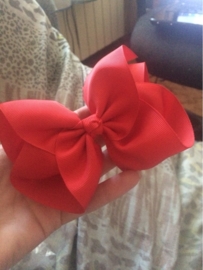 Mooie grote hairbow op clip rood