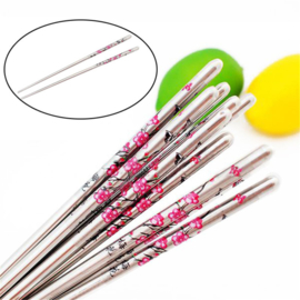 Één paar metalen chopsticks/haarpennen met roze pruimenbloesem