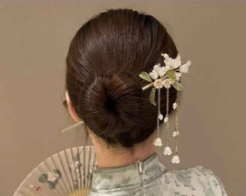Prachtige Oosterse haarpin met bloemen wit/jadegroene nr. 7