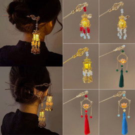 Superleuke haarpin  geelgoud met Chinees lantaarntje met lichtje