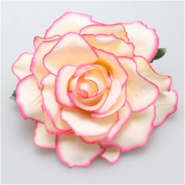 Prachtige crème met roze roos op haarclip/broche