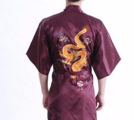 Stoere korte bordeauxrode kimono met draak op achterzijde