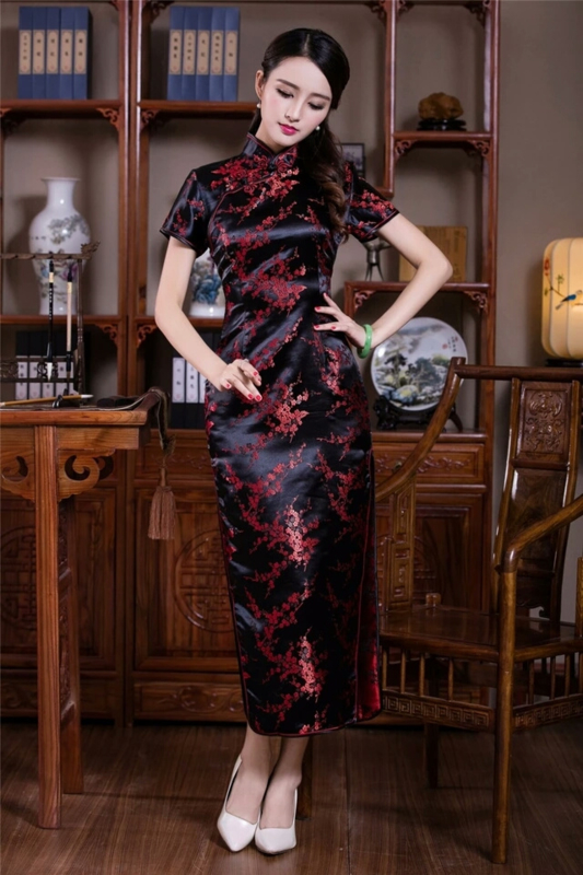 ijs Europa angst Elegante lange zwart/rode Chinese jurk pruimenbloesem motief t/m maat 48! |  Chinese damesjurken lang model | Aladdin en Yasemin