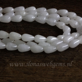 Witte Jade druppels ca. 8x6mm