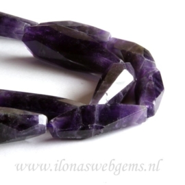 Amethyst free shape ca. 10 tot 35mm