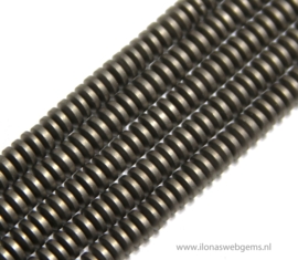 Ca. 240 stuks mini Hematiet kralen / spacer ca. 1,5x4mm(M220)