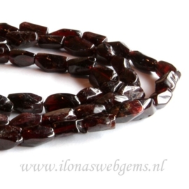 Granaat free shape ca. 10-13x6-7mm (i86)