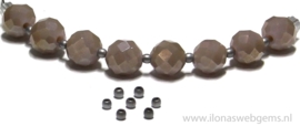 Ca. 200 stuks mini Hematiet kralen / spacer ca. 2,2mm(H69)