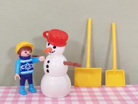 Playmobil Special 4680 Jongen met sneeuwpop - kerstmis - winterpret